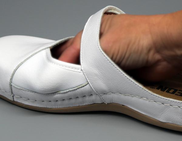 953 LEON Comfort női bőr klumpa