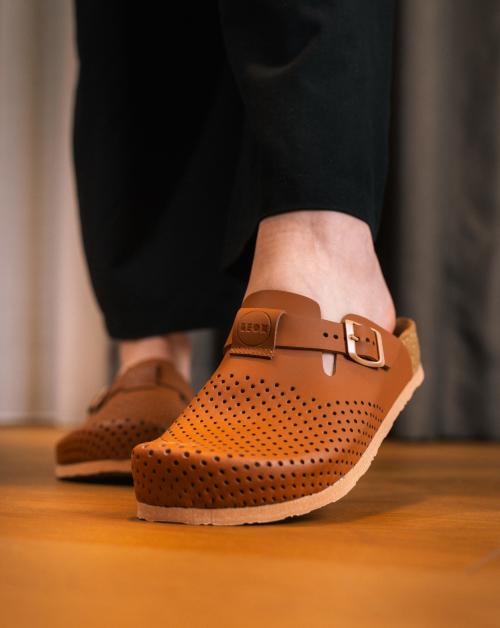 4250 LEON Comfort női bőr klumpa