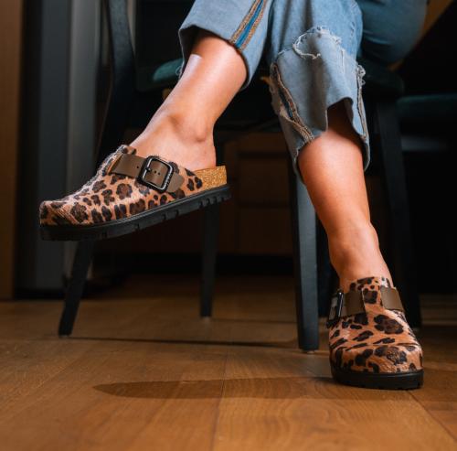 6003 LEON Comfort női bőr klumpa