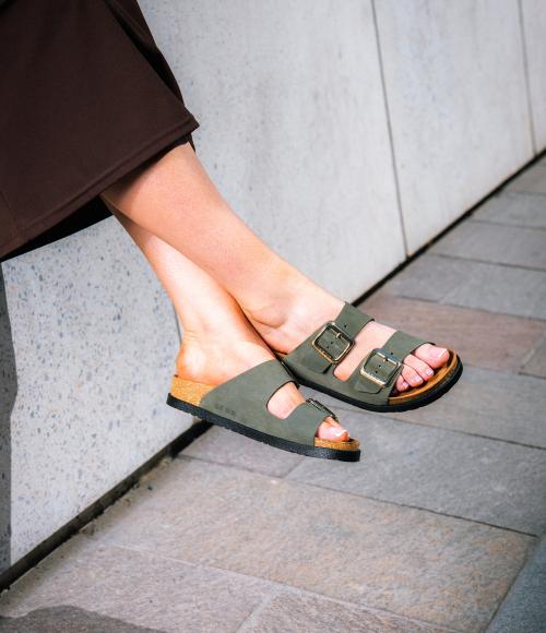 7010 LEON Comfort női bőr papucs